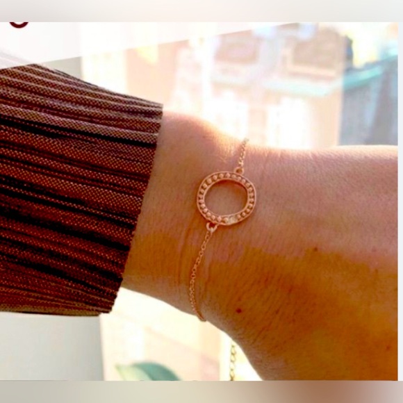 Circle Bracelet in Rose Gold and Flower Earring Set - Picture 1 of 3